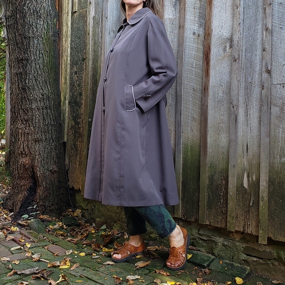 VTG Long Gray Overcoat - Picture 4 of 10